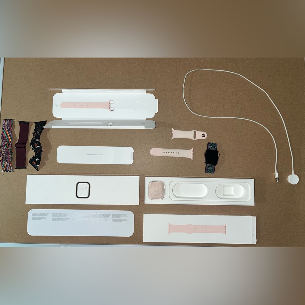 Preowned Apple Watch Series 4 44m in Rose Gold | Reasonable Offers Welcome